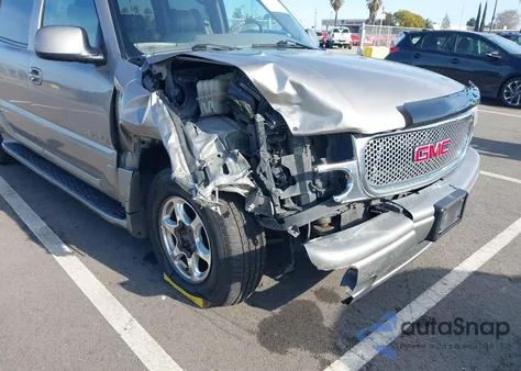 2002 GMC Yukon Xl 1500 Denali из США, поврежденный, VIN 1GKFK66U52J117835